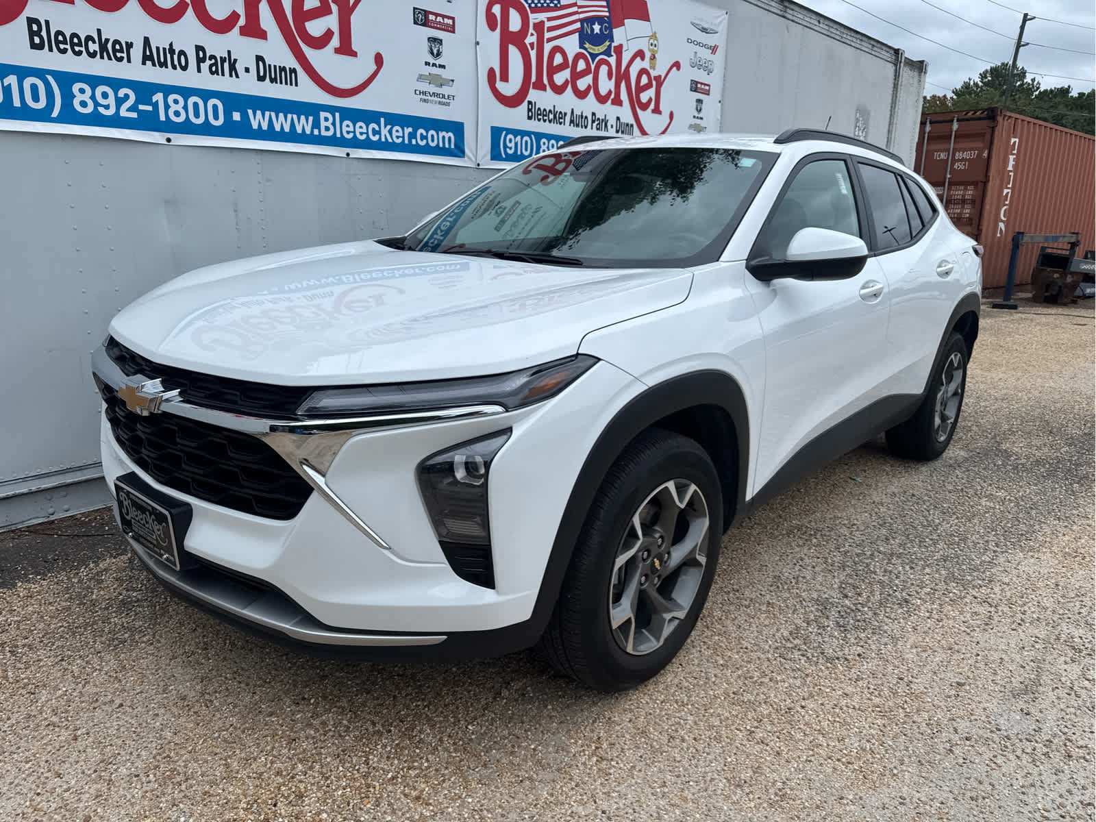 Used 2025 Chevrolet Trax LT FWD image 6
