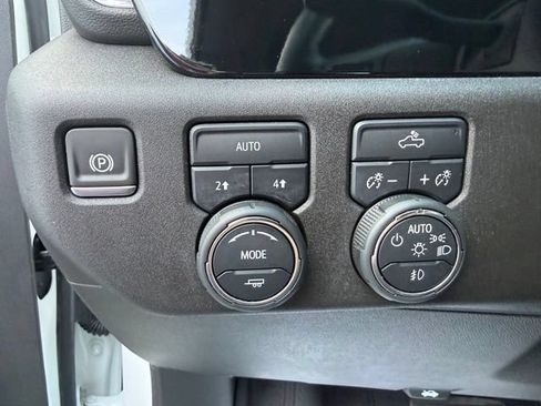 Certified 2024 Chevrolet Silverado 1500 RST AWD/4WD image 35