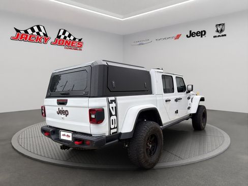 Used 2023 Jeep Gladiator Rubicon w/ LED Lighting Group AWD/4WD image 9