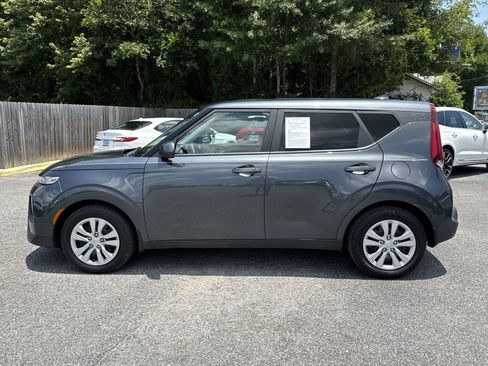 Used 2021 Kia Soul LX FWD image 2