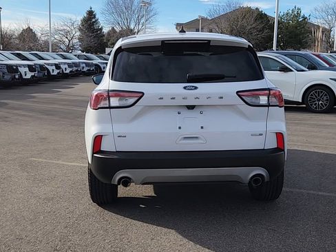 Used 2020 Ford Escape SE image 9