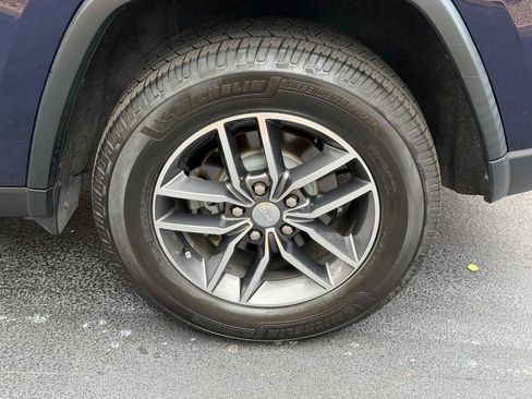 Used 2018 Jeep Grand Cherokee Limited AWD/4WD image 7