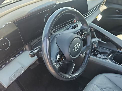 Used 2024 Hyundai Elantra Limited image 2