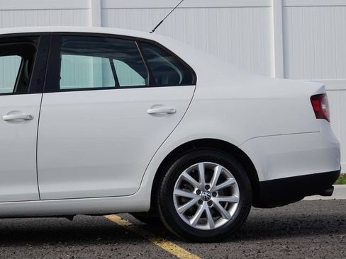 Used 2010 Volkswagen Jetta Limited Edition FWD image 17