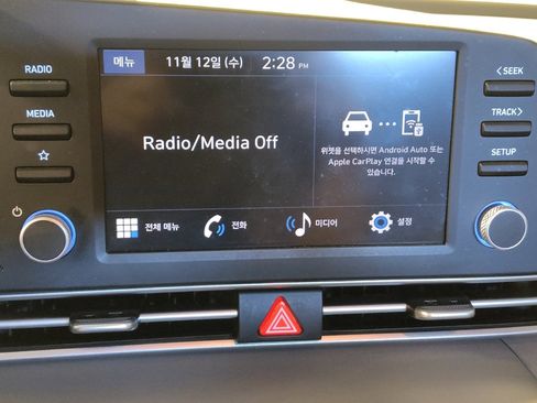 Used 2024 Hyundai Elantra SE image 25