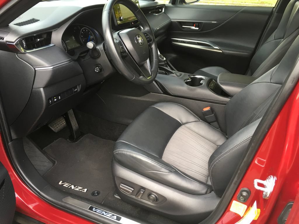 Used 2021 Toyota Venza XLE w/ Carpet Mat Package (TMS) AWD/4WD image 20