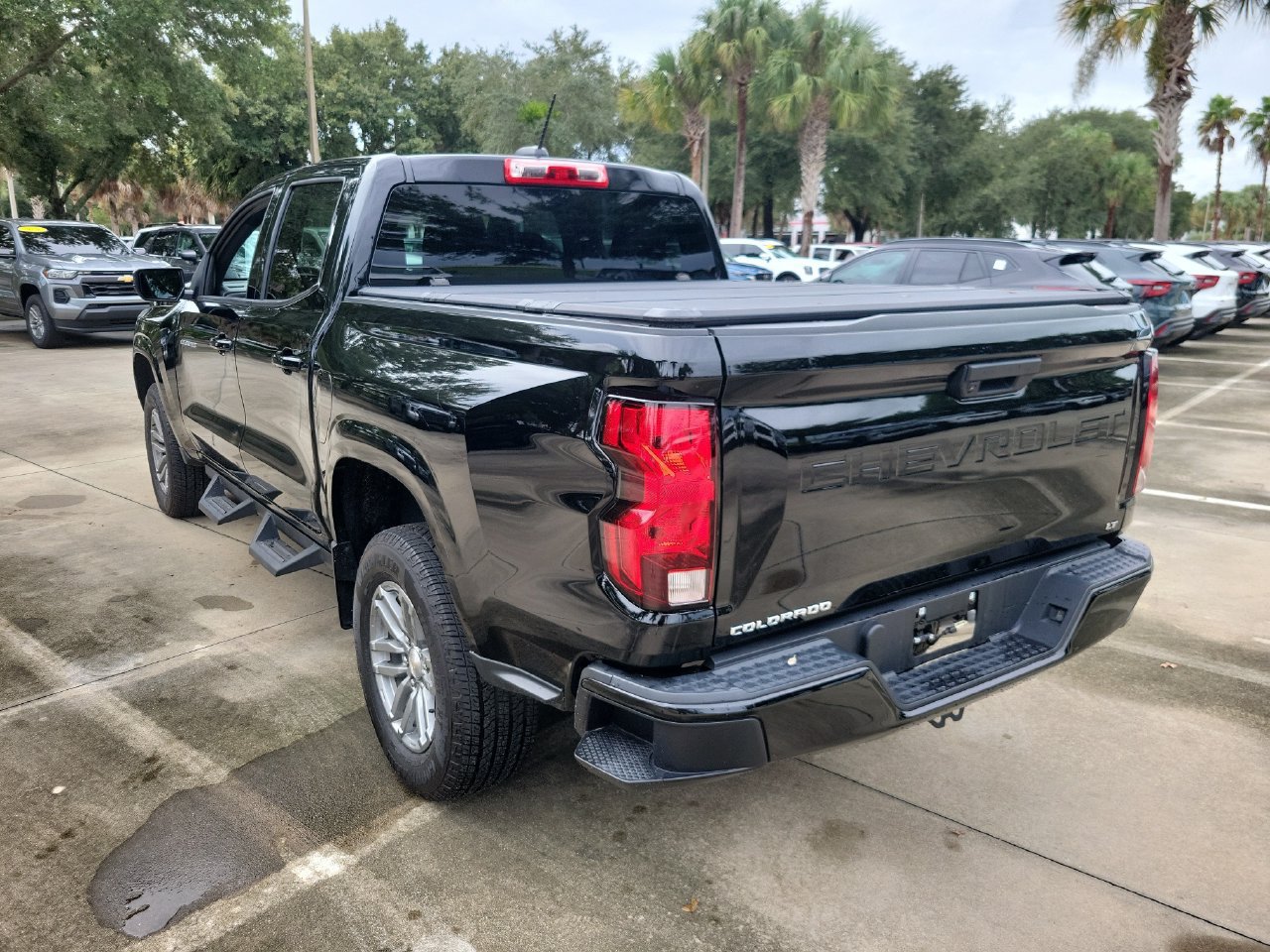 Used 2024 Chevrolet Colorado LT RWD image 4