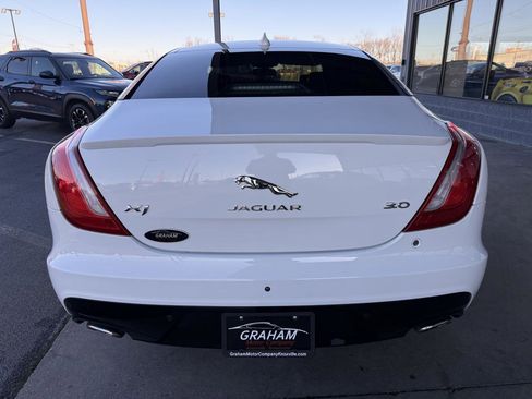 Used 2017 Jaguar XJ R-Sport image 6