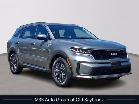 Certified 2022 Kia Sorento S AWD/4WD image 1