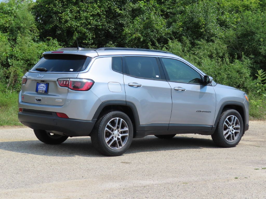 Used 2019 Jeep Compass Latitude w/ Popular Equipment Group FWD image 3