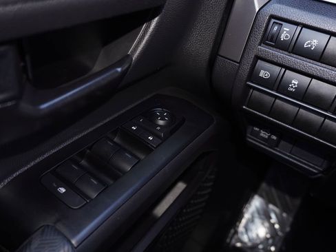 Certified 2025 Toyota Tacoma SR5 AWD/4WD image 13