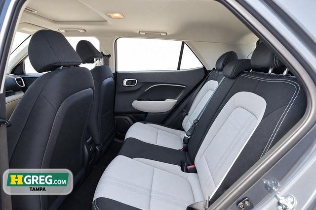 Used 2024 Hyundai Venue SEL FWD image 13