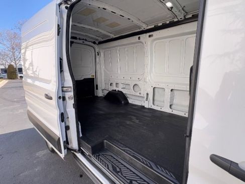 Used 2023 Ford Transit 250 Medium Roof AWD image 19