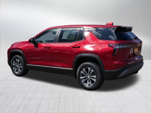 New 2026 Chevrolet Equinox LT w/ Convenience Package II AWD/4WD image 2