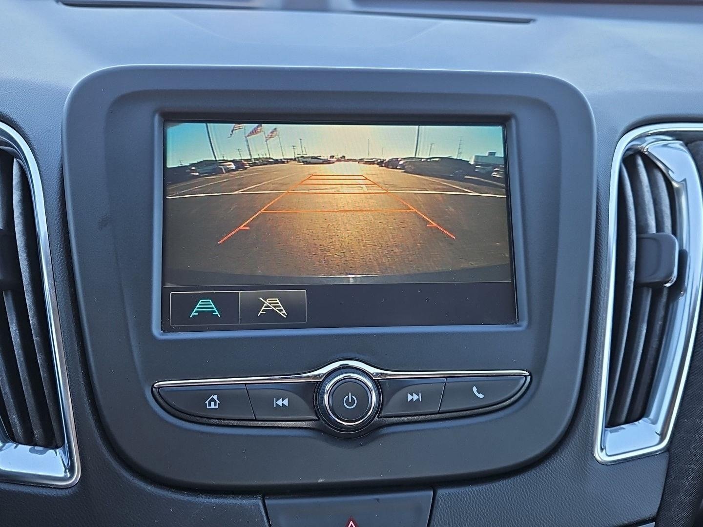 Used 2017 Chevrolet Malibu LT FWD image 22