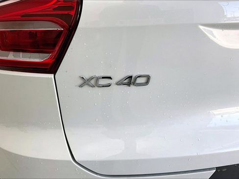 Certified 2025 Volvo XC40 B5 Plus image 42