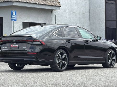 Used 2025 Honda Accord Sport image 5