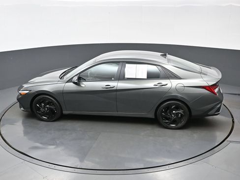 Certified 2026 Hyundai Elantra SEL FWD image 33