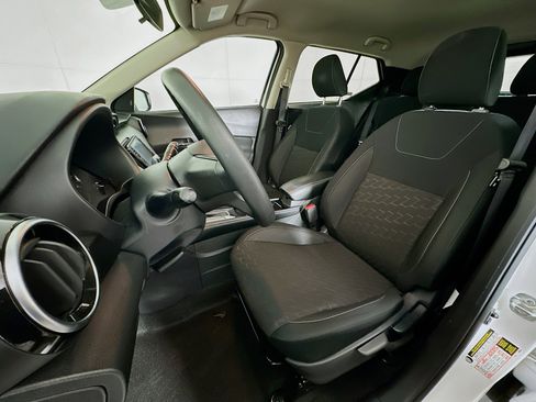 Used 2024 Nissan Kicks SV image 13