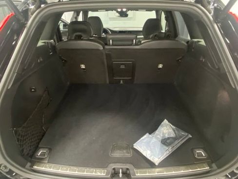 Certified 2025 Volvo XC60 B5 Ultra AWD/4WD image 9