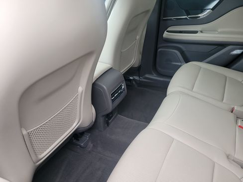 Certified 2024 Lincoln Corsair FWD image 9