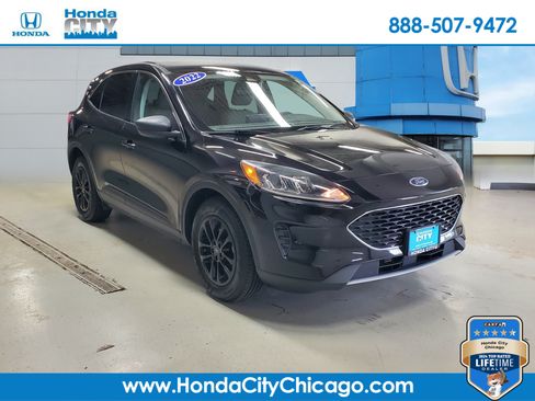 Used 2022 Ford Escape SE FWD image 1