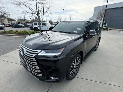 New 2026 Lexus LX 700h Luxury image 5