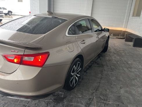 Used 2022 Chevrolet Malibu RS image 2