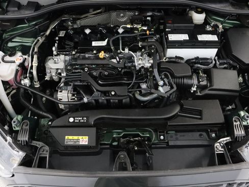 Used 2025 Toyota Corolla Cross LE image 36