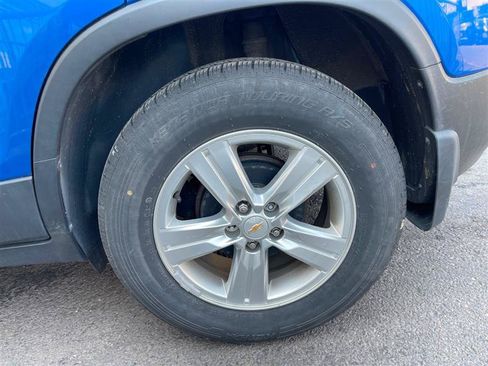 Used 2015 Chevrolet Trax LT w/ LT Sun and Sound Package FWD image 17