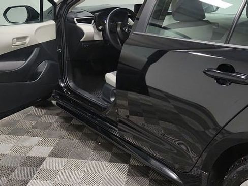 Used 2025 Toyota Corolla LE image 15