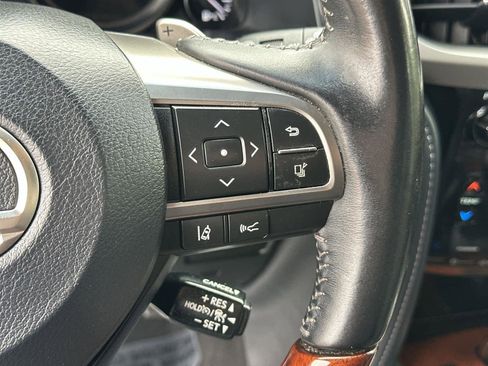 Used 2019 Lexus LX 570 4WD image 25