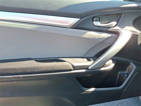 Used 2017 Honda Civic EX-T image 12