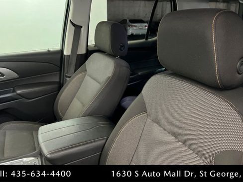 Used 2019 Chevrolet Traverse LT FWD image 16