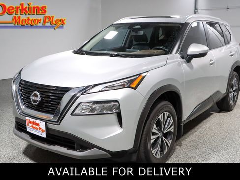Used 2022 Nissan Rogue SV w/ SV Premium Package FWD image 1