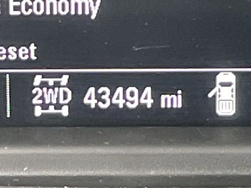 Used 2021 Chevrolet Silverado 2500 Custom w/ Custom Value Package image 23