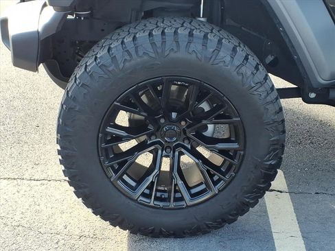 Used 2024 Jeep Wrangler Sport S image 30