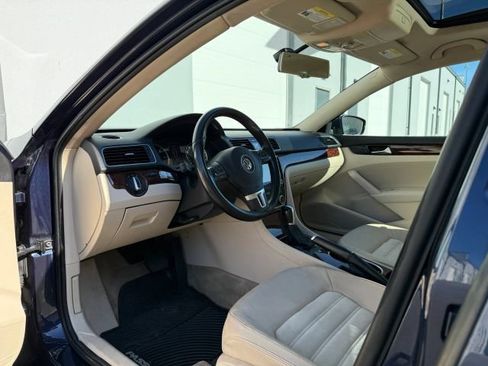 Used 2013 Volkswagen Passat TDI SEL Premium image 11
