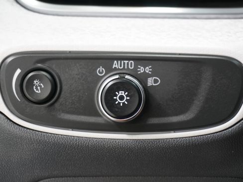 Used 2018 Chevrolet Bolt LT image 19