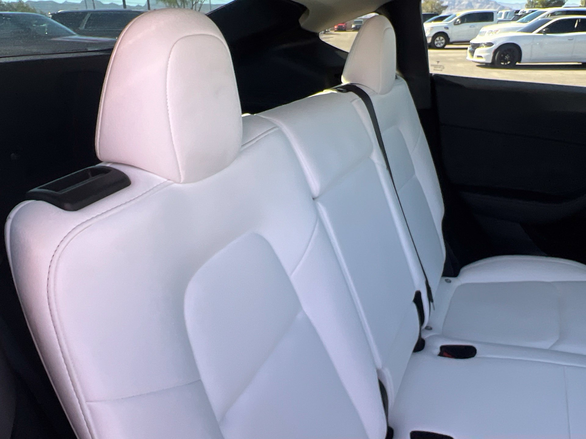 Used 2024 Tesla Model Y Long Range AWD/4WD image 19