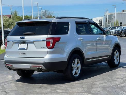 Certified 2017 Ford Explorer XLT AWD/4WD image 9