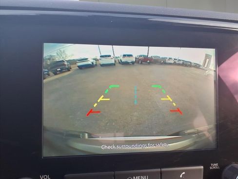 Used 2024 Nissan Frontier SV image 19