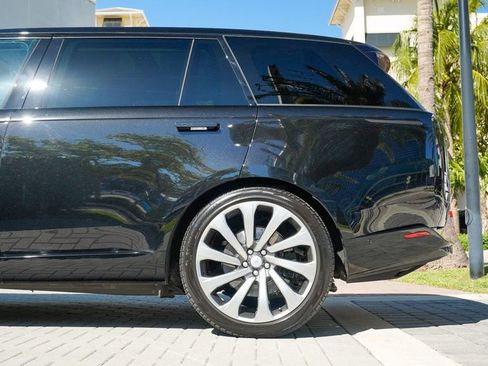 Used 2023 Land Rover Range Rover Long Wheelbase Autobiography image 13