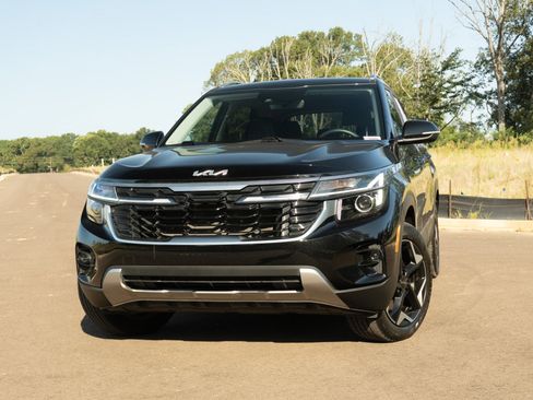 Used 2025 Kia Seltos S AWD/4WD image 1