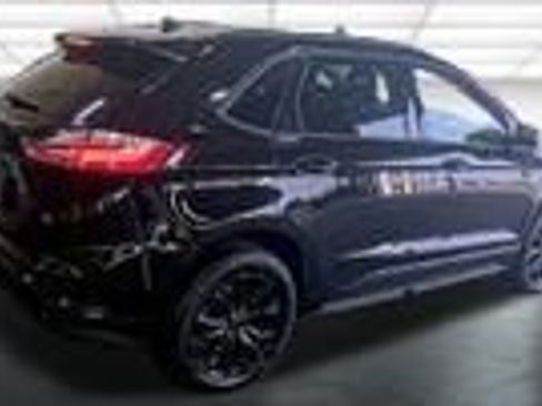 Used 2022 Ford Edge SE w/ Black Appearance Package image 9