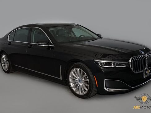 Used 2021 BMW 740i xDrive w/ Premium Package image 2