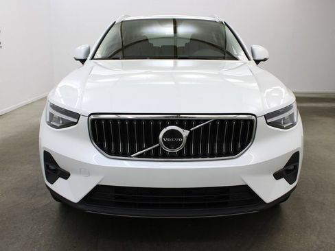 Used 2024 Volvo XC40 B5 Plus w/ Protection Package AWD/4WD image 7