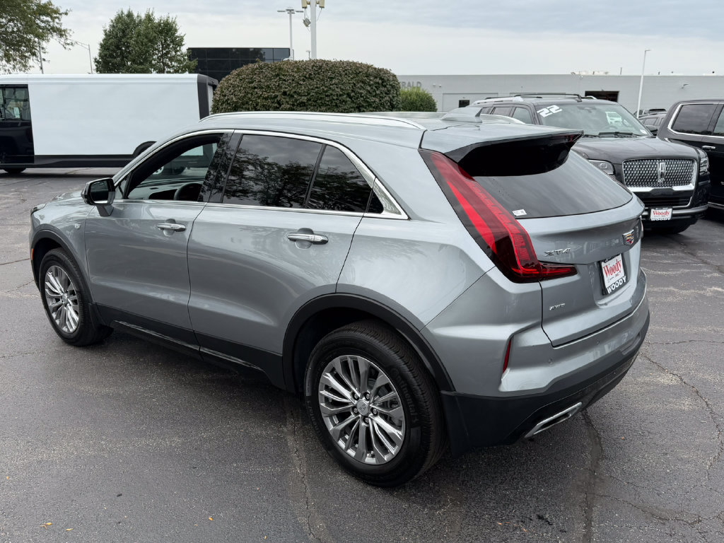 Used 2024 Cadillac XT4 Premium Luxury w/ Cold Weather Package AWD/4WD image 7