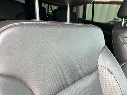 Used 2019 GMC Yukon XL SLT w/ Graphite Performance Edition AWD/4WD image 13