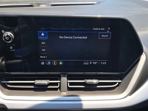 Certified 2024 Chevrolet Trax LS w/ LS Convenience Package FWD image 19